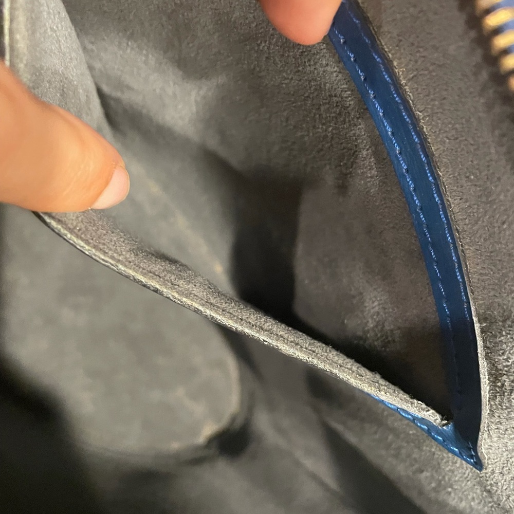 Louis Vuitton Blue Handbag - Picture 11 of 13